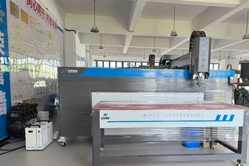 מכונת פיזור אטם CNC PU נמסרה ללקוח עבור יישום איטום ארון חשמל